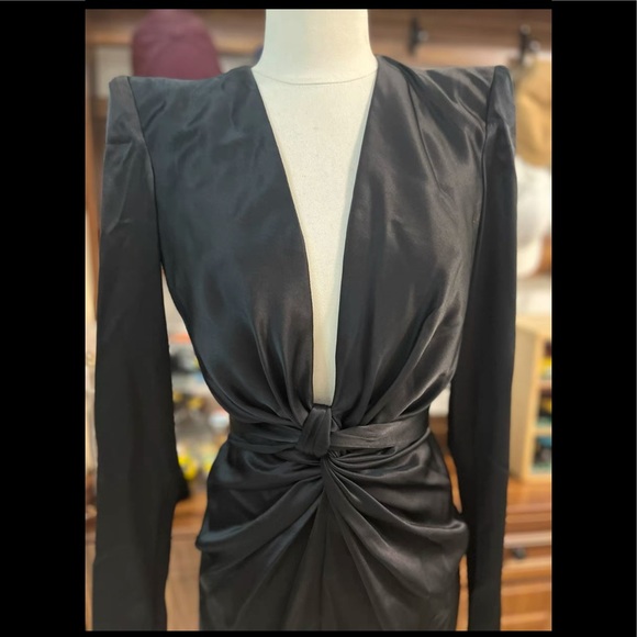 Alex Perry - Picture 2 of 5